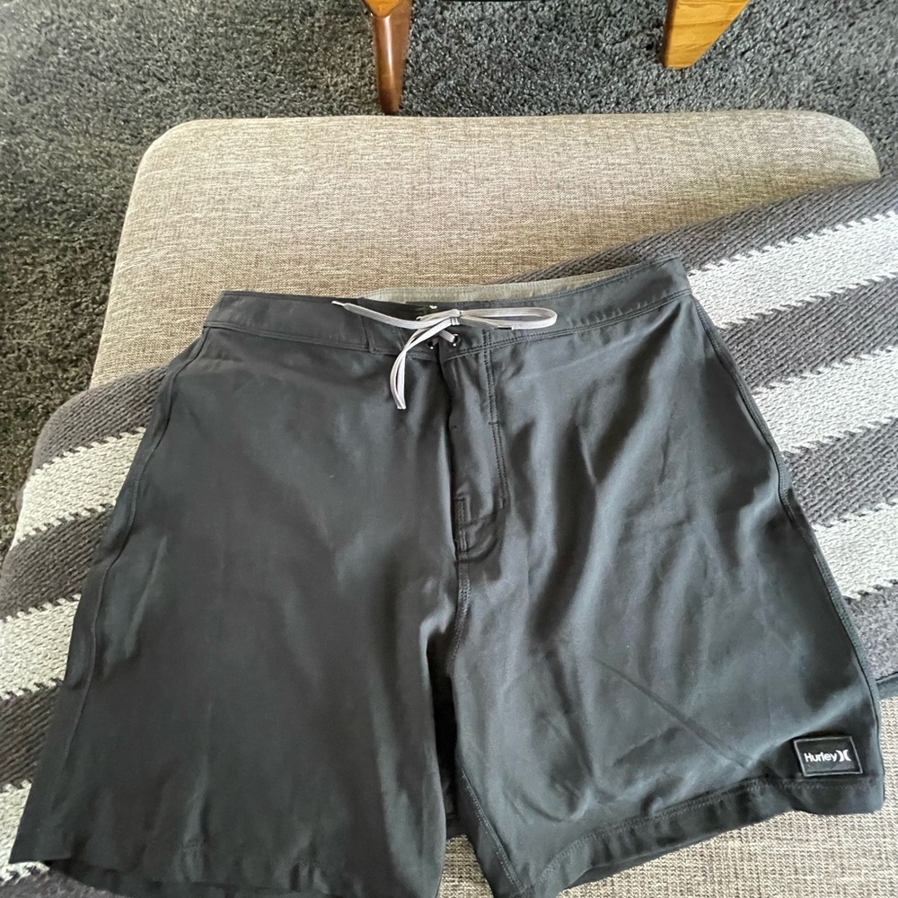 HURLEY mens size 33 board shorts trunks swimsuit black